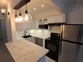 1100 NE 9th Ave, Unit 103 in Fort Lauderdale, FL - Building Photo