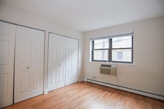 561 W Cornelia Ave, Unit #587 in Chicago, IL - Building Photo - Building Photo