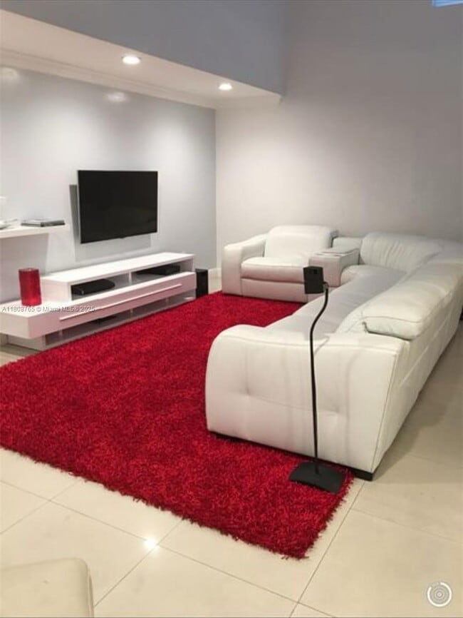 990 NW 126th Path in Miami, FL - Building Photo - Building Photo