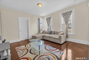 766 George St in New Haven, CT - Building Photo