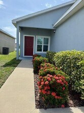 2956 Whispering Trails Dr in Winter Haven, FL - Building Photo - Building Photo