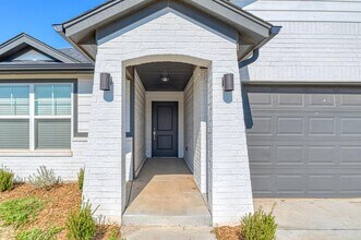 3313 Mt Nebo Dr in Yukon, OK - Foto de edificio - Building Photo