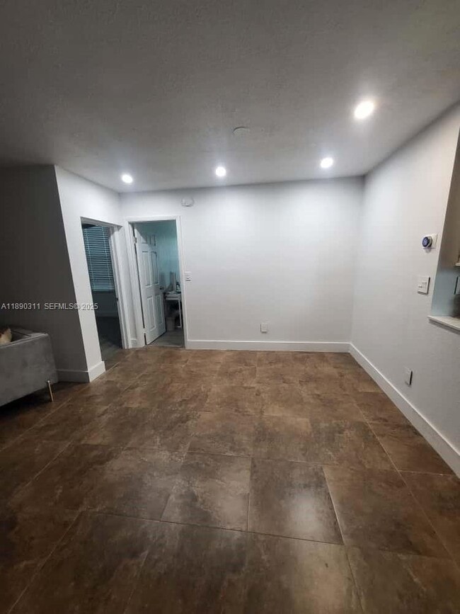 property at 1236 N Hiatus Rd