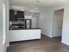 3400 Frio Ave-Unit -2 in McAllen, TX - Building Photo - Building Photo