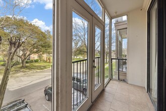 2400 N Braeswood Blvd in Houston, TX - Building Photo - Building Photo