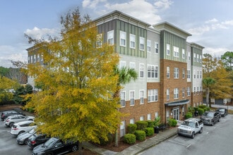 Parker Point in Charleston, SC - Foto de edificio - Building Photo