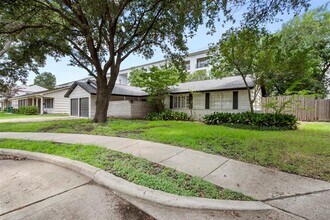 5422 Lincrest Ln in Houston, TX - Building Photo - Building Photo