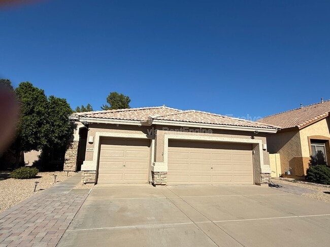 4048 E Aspen Way in Gilbert, AZ - Building Photo - Building Photo