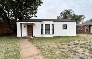 2107 28th St in Lubbock, TX - Building Photo