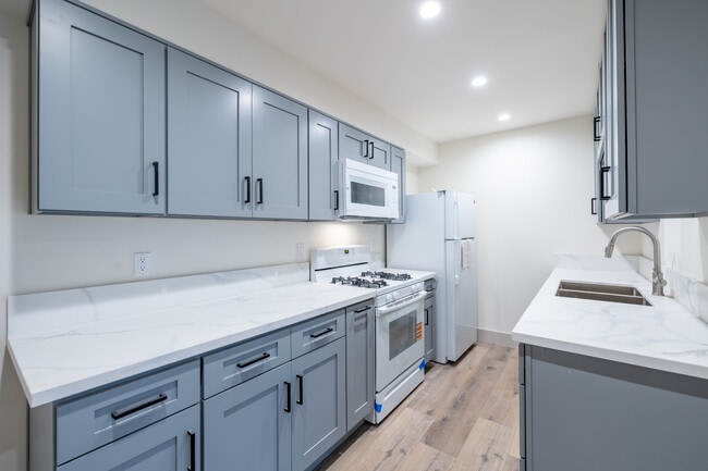 6104 Cahuenga Boulevard