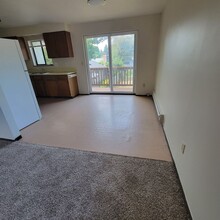 903 Charles St in Newberg, OR - Building Photo - Building Photo