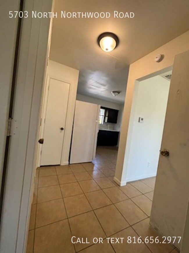 5703 N Northwood Rd in Kansas City, MO - Building Photo - Building Photo