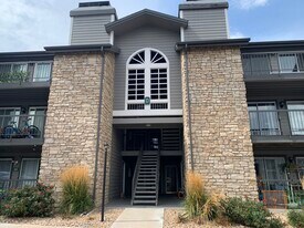 2575 S Syracuse Way, Unit D207 in Denver, CO - Building Photo