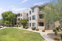 Aria on Cave Creek Apartments in Phoenix, AZ - Foto de edificio - Building Photo