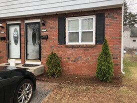 102 Savoy Ave, Unit 102 in Springfield, MA - Building Photo