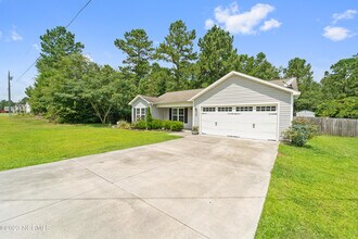 204 Sweet Gum Ln in Richlands, NC - Building Photo - Building Photo