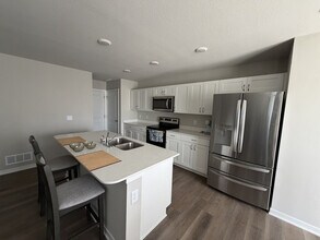 2486 SE Morningdew Dr in West Des Moines, IA - Building Photo - Building Photo