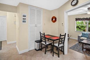 803 NE 2nd Ave in Delray Beach, FL - Building Photo