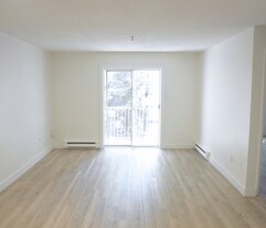 75 Knightsridge in Halifax, NS - Building Photo