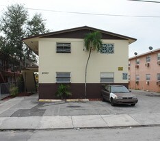 2000 NW Flagler Ter Apartments