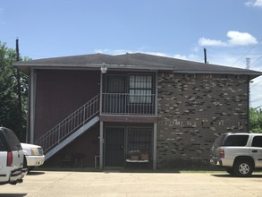 8506 Leake Ave in Baton Rouge, LA - Foto de edificio - Building Photo