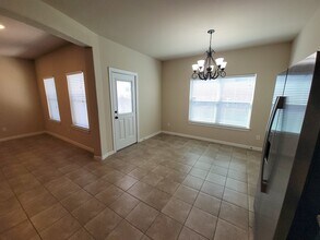 136 Bolero Way in Huntsville, TX - Building Photo - Building Photo