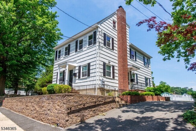 68 Orchard St in Summit, NJ - Building Photo - Building Photo