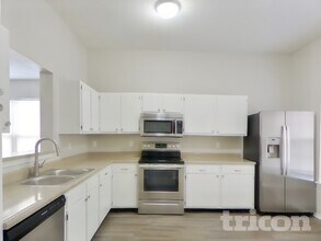 484 Brookstone Dr in Greenfield, IN - Building Photo - Building Photo