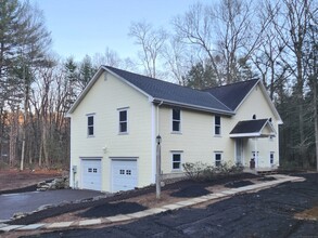 42 Park Rd in Barkhamsted, CT - Building Photo - Building Photo