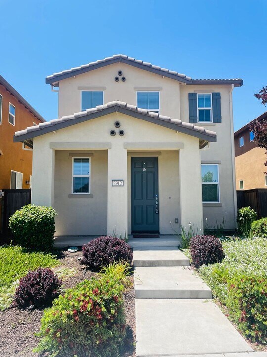 2912 Portage Way in Sacramento, CA - Building Photo