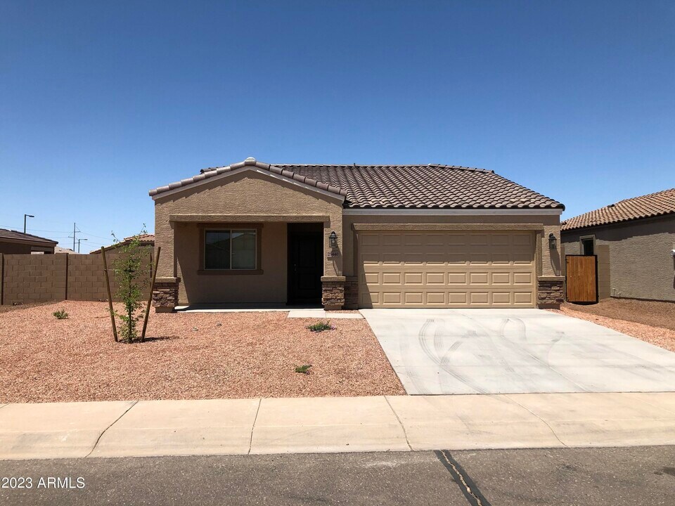 25440 W Yanez Ave in Buckeye, AZ - Building Photo