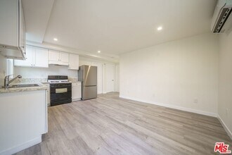 229 E 85th St in Los Angeles, CA - Building Photo - Building Photo