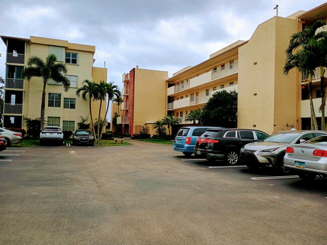 1810 New Palm Way in Boynton Beach, FL - Building Photo - Building Photo