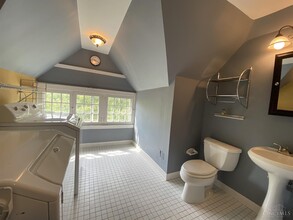 2641 Highland Ave in Cincinnati, OH - Foto de edificio - Building Photo