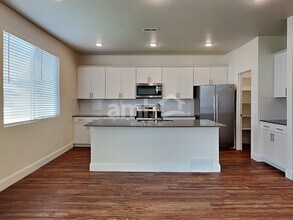 2704 W 3340 S in Syracuse, UT - Building Photo - Building Photo