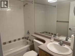 1420 W Georgia St in Vancouver, BC - Building Photo - Building Photo