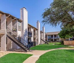 Meridian Park Apartments in Lubbock, TX - Building Photo - Building Photo