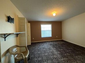271 Hart Ln in Kissimmee, FL - Foto de edificio - Building Photo