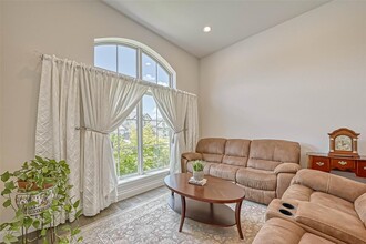 2337 Mayfield Trail Ct in League City, TX - Foto de edificio - Building Photo