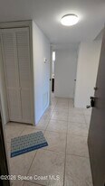 142 San Paulo Cir in West Melbourne, FL - Building Photo