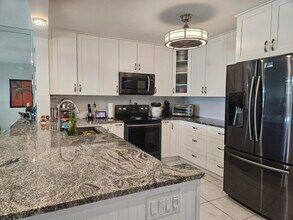 18999 Stewart Cir in Boca Raton, FL - Foto de edificio - Building Photo