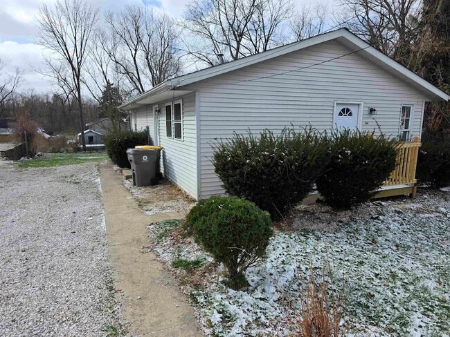 property at 1523 W 8th St