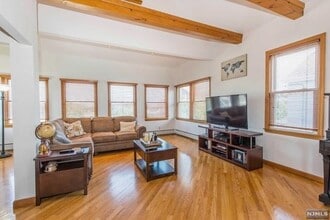 551 Washington St in Carlstadt, NJ - Building Photo - Building Photo