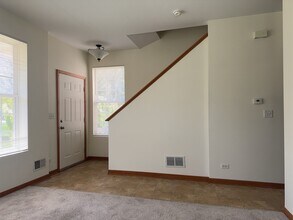 2216 Evergreen Cir in McHenry, IL - Building Photo - Building Photo