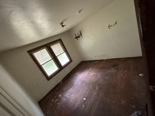 property at 1422 N 54th St