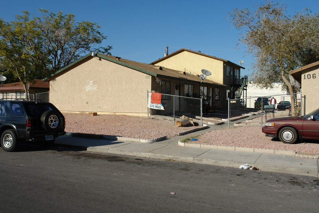 110 W Chicago Ave in Las Vegas, NV - Building Photo