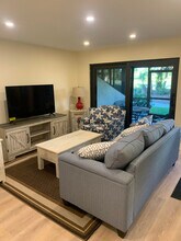 1542 Mainsail Dr in Naples, FL - Foto de edificio - Building Photo