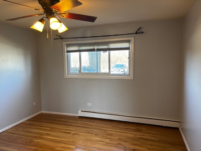 8856 Northshore Dr in Des Plaines, IL - Building Photo - Building Photo