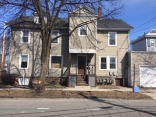 68 Elmwood Ave, Unit 2 in Burlington, VT - Foto de edificio - Building Photo
