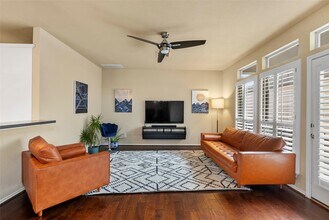 5239 Schuler St in Houston, TX - Building Photo - Building Photo